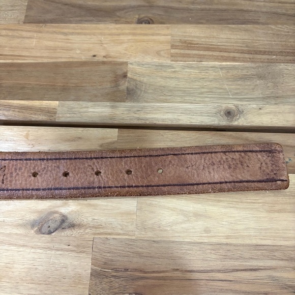 Vintage Fossil Full-Grain Leather Belt with Stitched Detailing and Brass Buckle - Picture 10 of 12